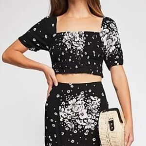 FREE PEOPLE Sz 4 BARE WITH ME SMOCKED CROP TOP